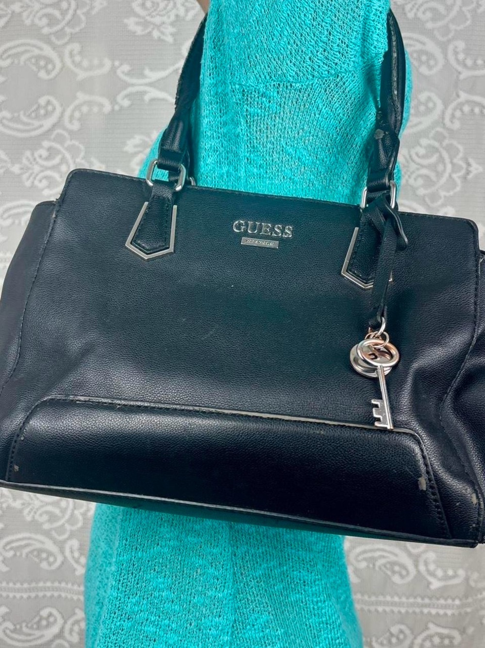 Vintage Y2K Guess shoulder bag ✨